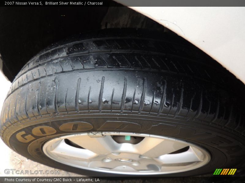 Brilliant Silver Metallic / Charcoal 2007 Nissan Versa S