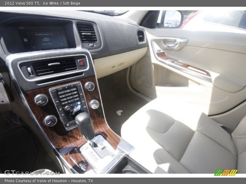 Ice White / Soft Beige 2012 Volvo S60 T5