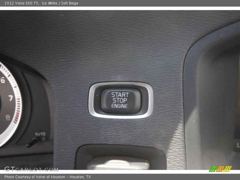 Ice White / Soft Beige 2012 Volvo S60 T5