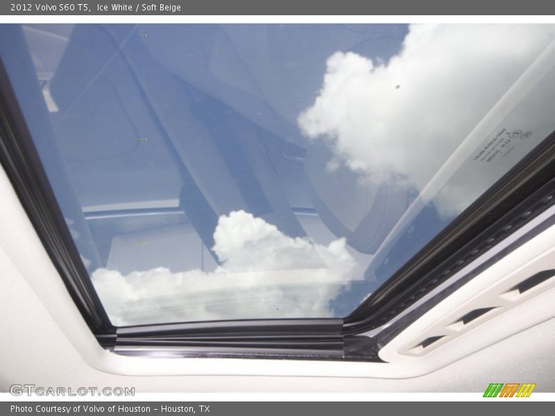 Ice White / Soft Beige 2012 Volvo S60 T5