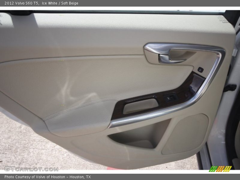 Ice White / Soft Beige 2012 Volvo S60 T5