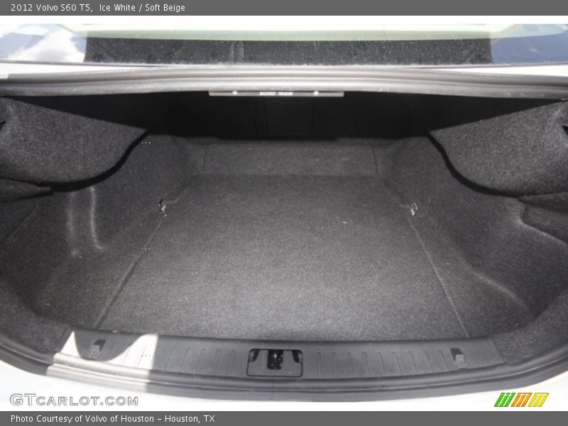 Ice White / Soft Beige 2012 Volvo S60 T5