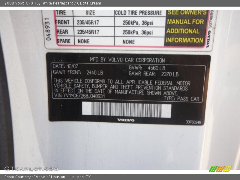 White Pearlescent / Calcite Cream 2008 Volvo C70 T5
