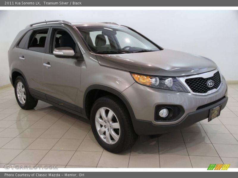 Titanium Silver / Black 2011 Kia Sorento LX