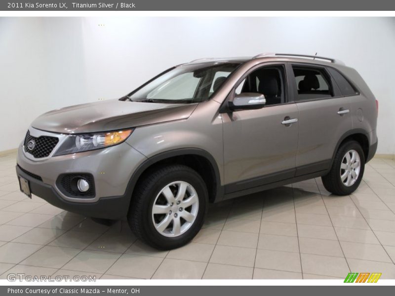 Titanium Silver / Black 2011 Kia Sorento LX