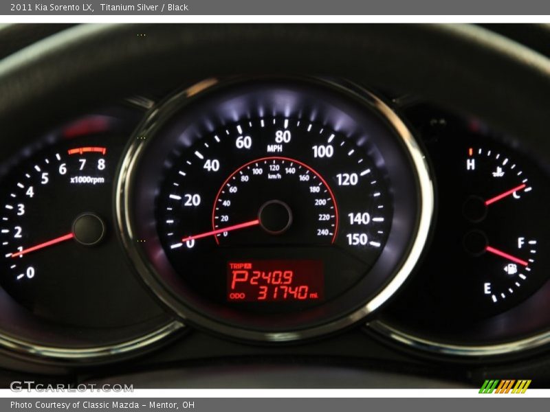 Titanium Silver / Black 2011 Kia Sorento LX