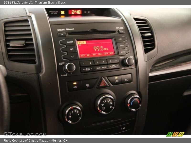 Titanium Silver / Black 2011 Kia Sorento LX
