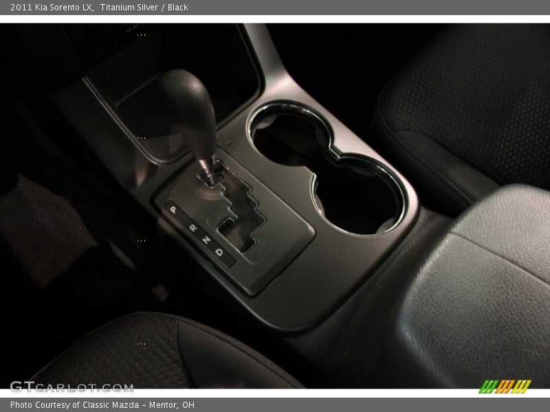 Titanium Silver / Black 2011 Kia Sorento LX