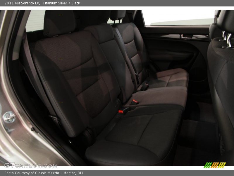 Titanium Silver / Black 2011 Kia Sorento LX