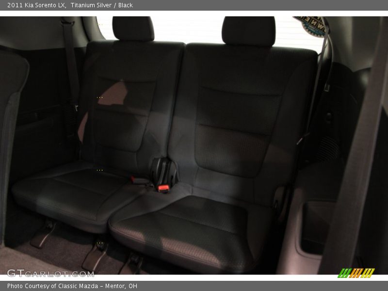 Titanium Silver / Black 2011 Kia Sorento LX
