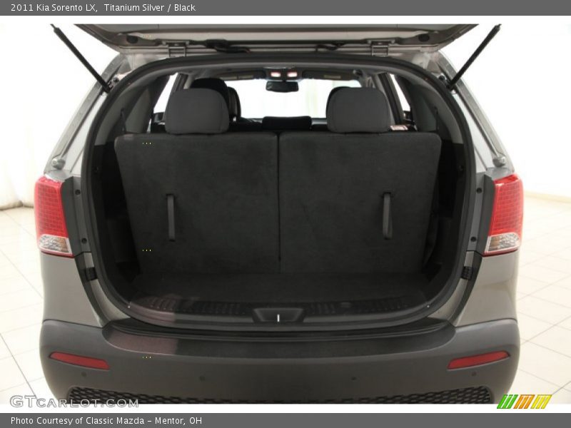 Titanium Silver / Black 2011 Kia Sorento LX