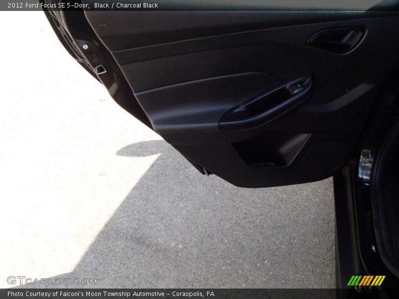 Black / Charcoal Black 2012 Ford Focus SE 5-Door