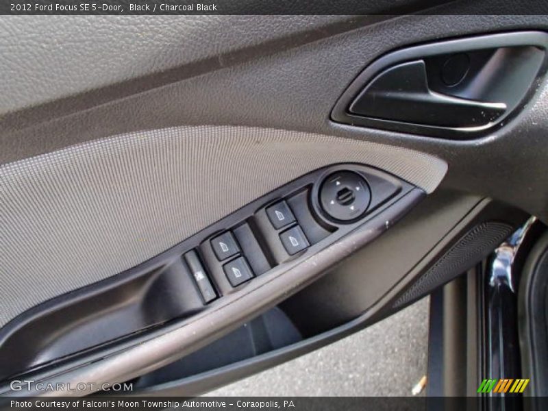 Black / Charcoal Black 2012 Ford Focus SE 5-Door