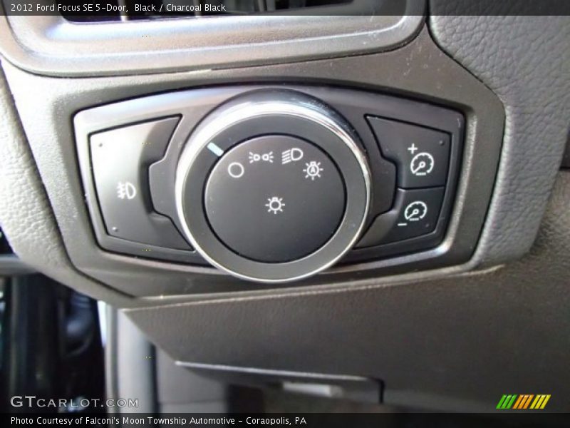 Black / Charcoal Black 2012 Ford Focus SE 5-Door