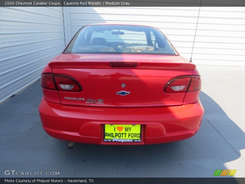 Cayenne Red Metallic / Medium Gray 2000 Chevrolet Cavalier Coupe