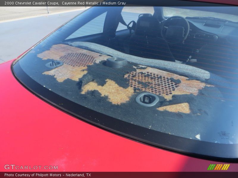 Cayenne Red Metallic / Medium Gray 2000 Chevrolet Cavalier Coupe