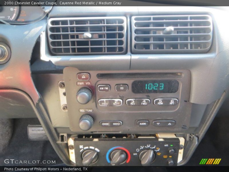 Cayenne Red Metallic / Medium Gray 2000 Chevrolet Cavalier Coupe