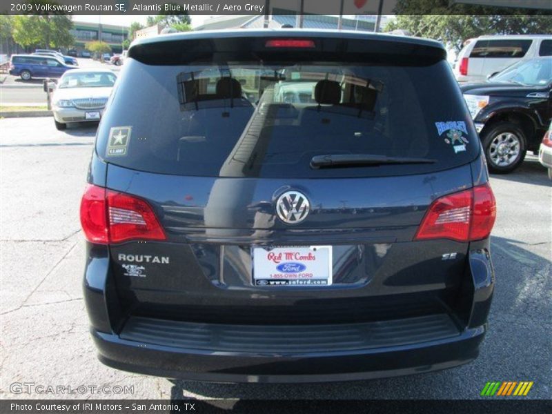 Atlantis Blue Metallic / Aero Grey 2009 Volkswagen Routan SE