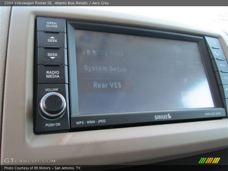 Atlantis Blue Metallic / Aero Grey 2009 Volkswagen Routan SE