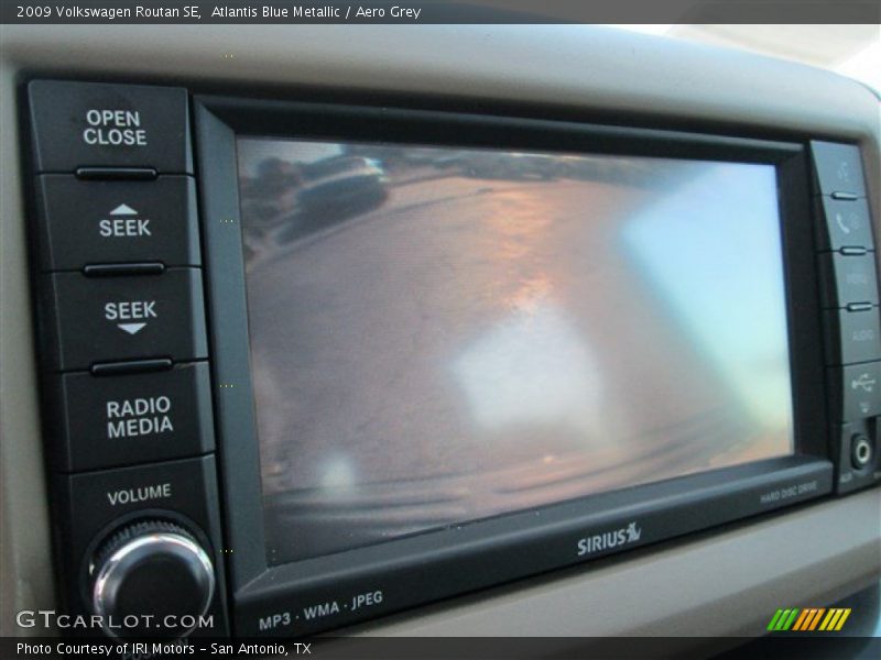 Atlantis Blue Metallic / Aero Grey 2009 Volkswagen Routan SE