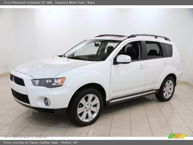 Front 3/4 View of 2010 Outlander SE 4WD
