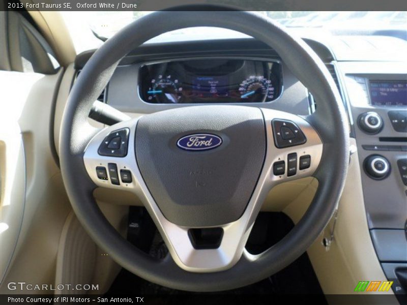 Oxford White / Dune 2013 Ford Taurus SE