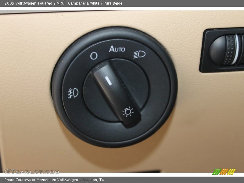 Campanella White / Pure Beige 2009 Volkswagen Touareg 2 VR6