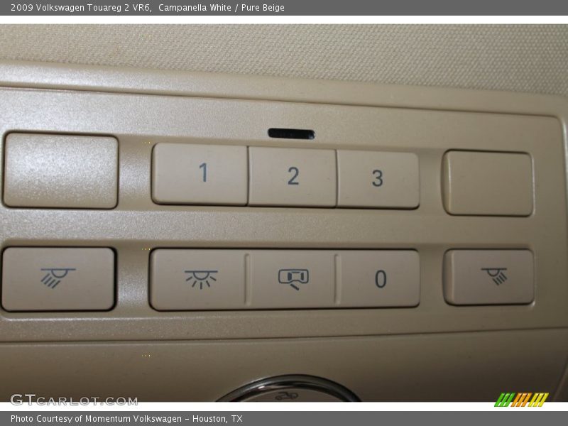 Campanella White / Pure Beige 2009 Volkswagen Touareg 2 VR6