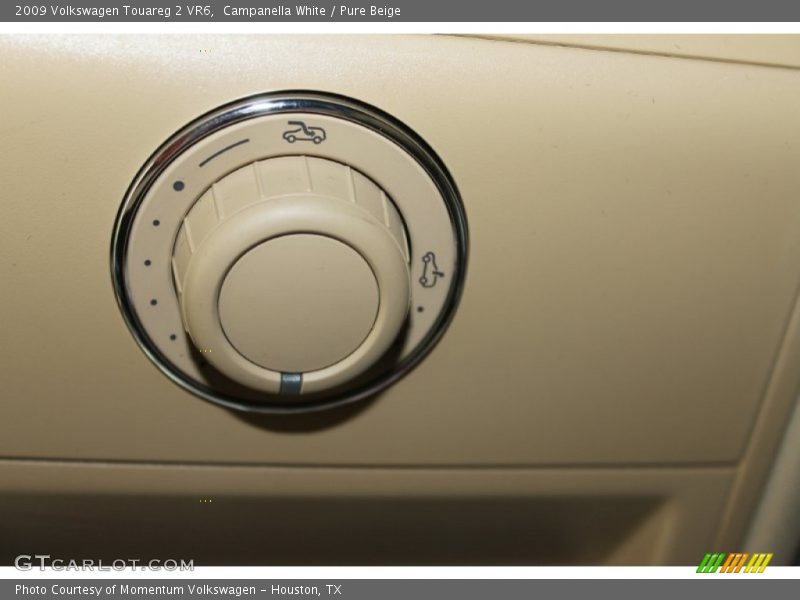 Campanella White / Pure Beige 2009 Volkswagen Touareg 2 VR6