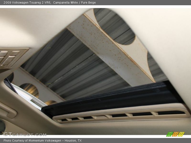 Campanella White / Pure Beige 2009 Volkswagen Touareg 2 VR6