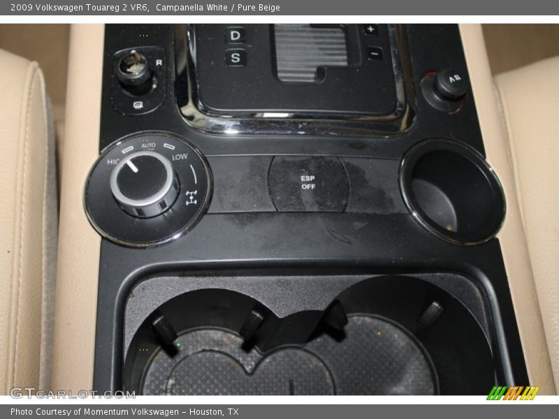 Campanella White / Pure Beige 2009 Volkswagen Touareg 2 VR6