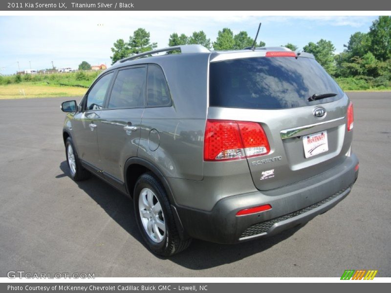 Titanium Silver / Black 2011 Kia Sorento LX