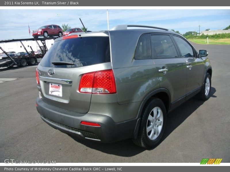 Titanium Silver / Black 2011 Kia Sorento LX