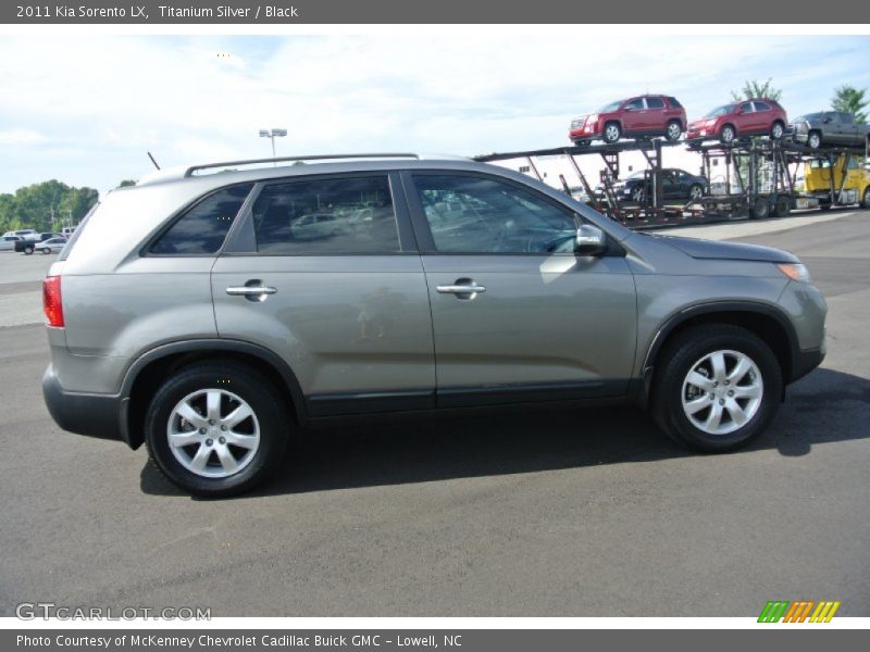 Titanium Silver / Black 2011 Kia Sorento LX