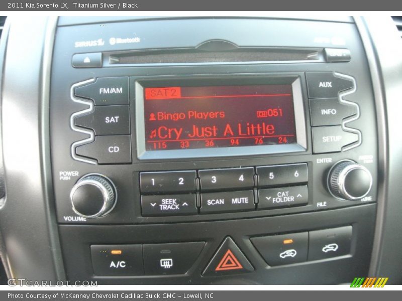 Titanium Silver / Black 2011 Kia Sorento LX