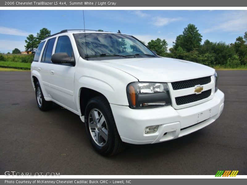 Front 3/4 View of 2006 TrailBlazer LS 4x4