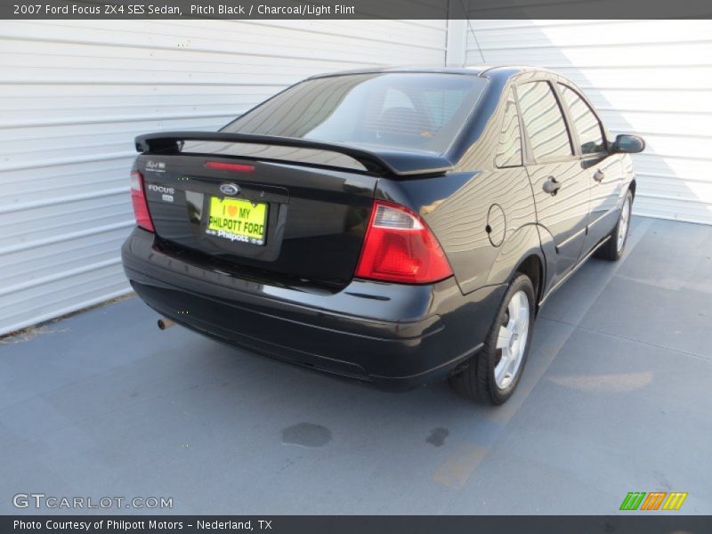 Pitch Black / Charcoal/Light Flint 2007 Ford Focus ZX4 SES Sedan