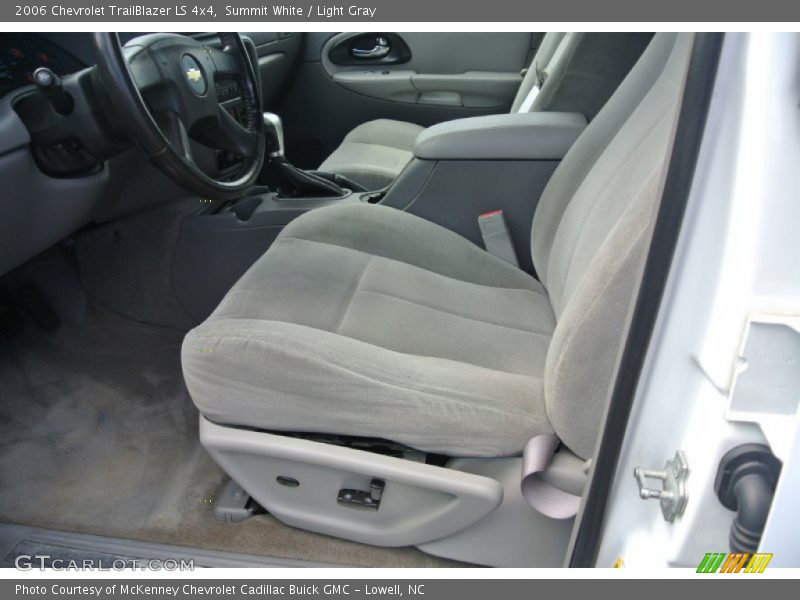  2006 TrailBlazer LS 4x4 Light Gray Interior