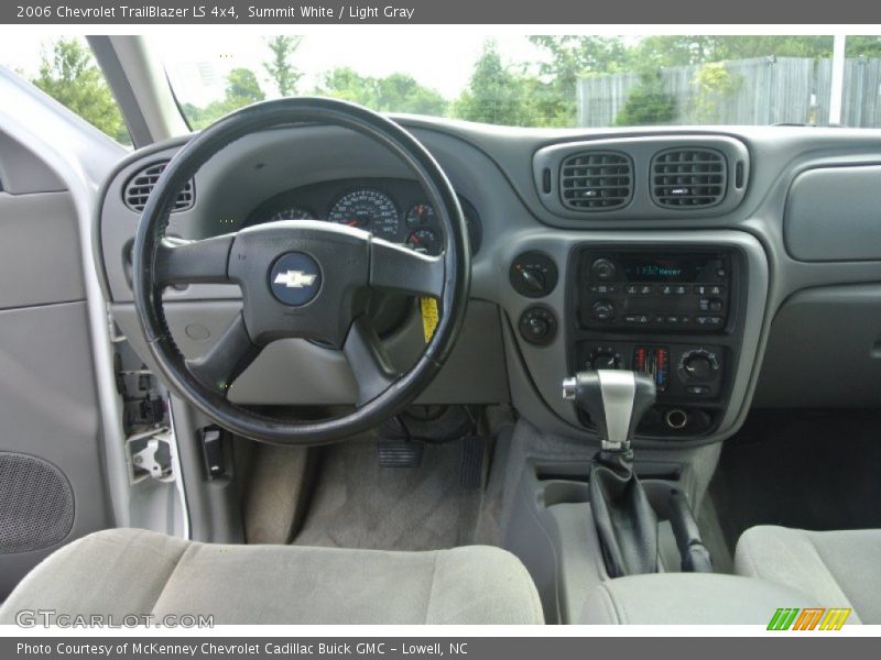 Summit White / Light Gray 2006 Chevrolet TrailBlazer LS 4x4