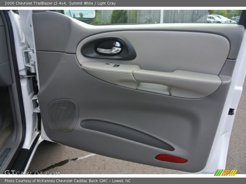 Summit White / Light Gray 2006 Chevrolet TrailBlazer LS 4x4