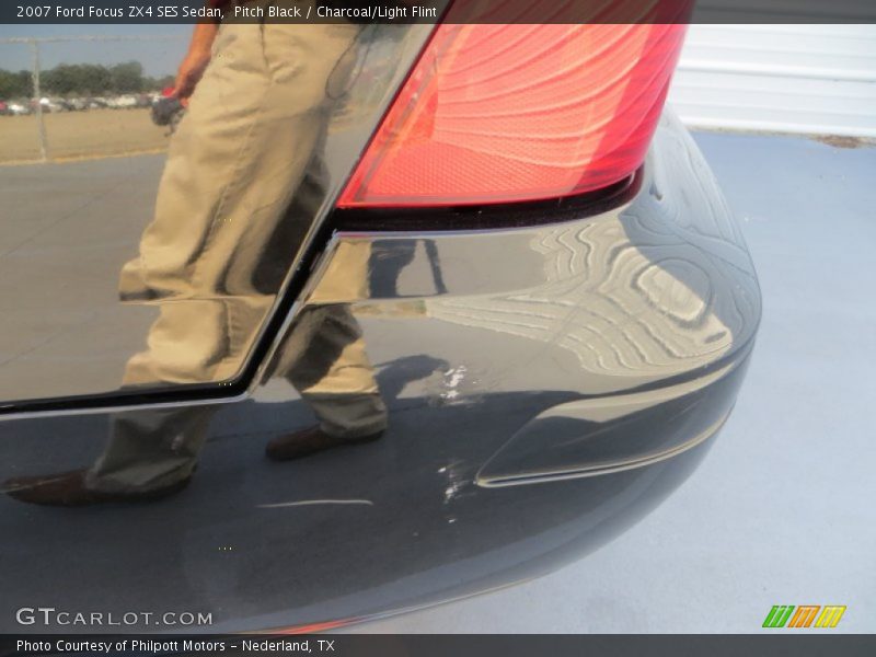Pitch Black / Charcoal/Light Flint 2007 Ford Focus ZX4 SES Sedan