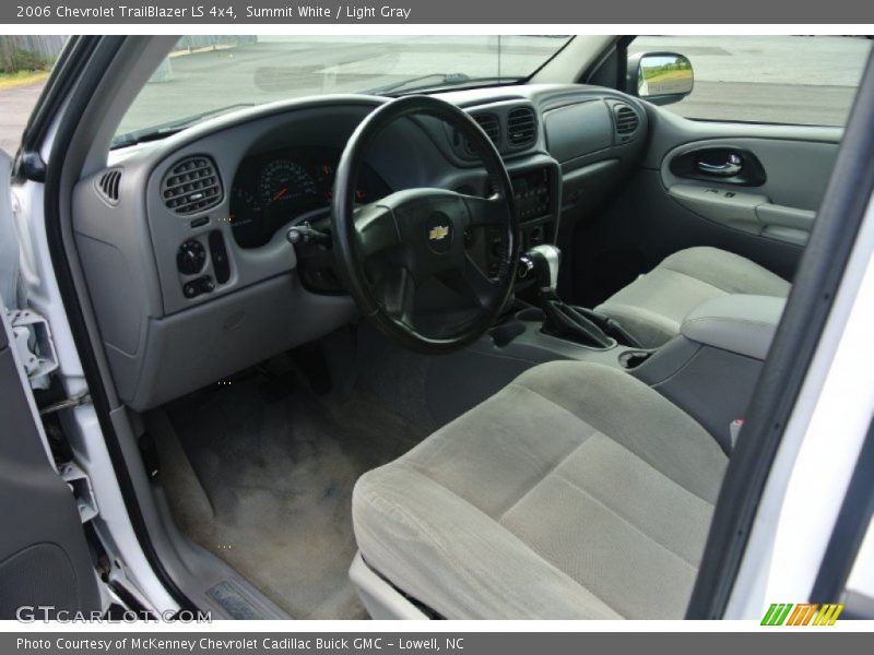 Summit White / Light Gray 2006 Chevrolet TrailBlazer LS 4x4