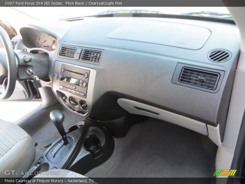 Pitch Black / Charcoal/Light Flint 2007 Ford Focus ZX4 SES Sedan