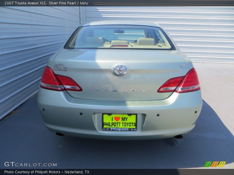 Silver Pine Pearl / Ivory 2007 Toyota Avalon XLS