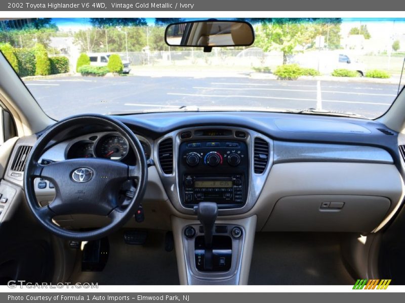 Vintage Gold Metallic / Ivory 2002 Toyota Highlander V6 4WD
