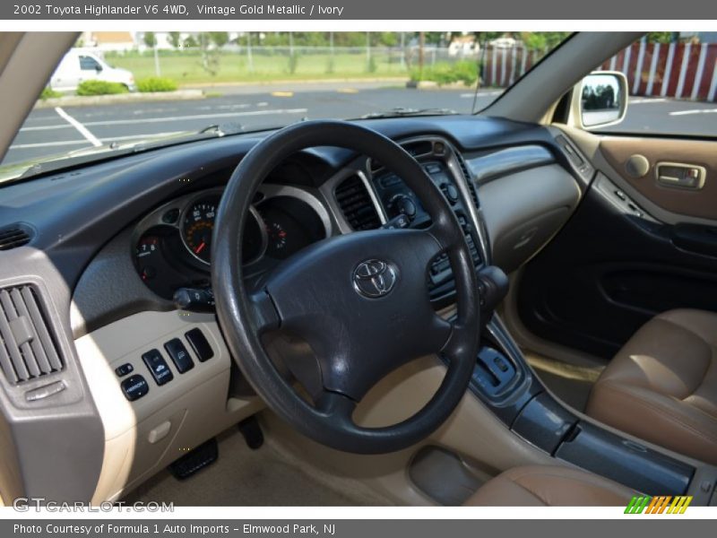 Vintage Gold Metallic / Ivory 2002 Toyota Highlander V6 4WD