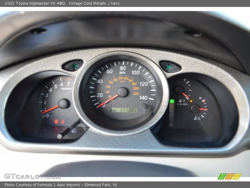 Vintage Gold Metallic / Ivory 2002 Toyota Highlander V6 4WD