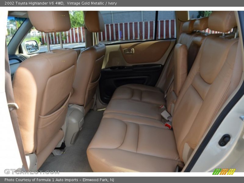 Vintage Gold Metallic / Ivory 2002 Toyota Highlander V6 4WD