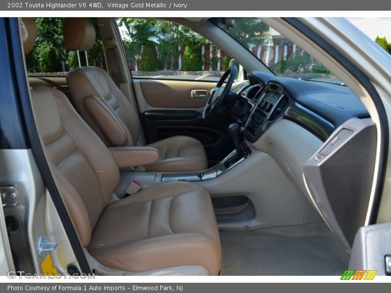 Vintage Gold Metallic / Ivory 2002 Toyota Highlander V6 4WD