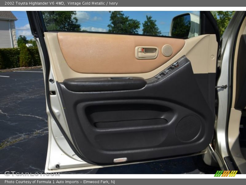 Vintage Gold Metallic / Ivory 2002 Toyota Highlander V6 4WD